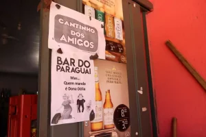 Um amiga de Adélia fez o recado que é direto: ali quem manda é ela. (Foto: Osmar Veiga).