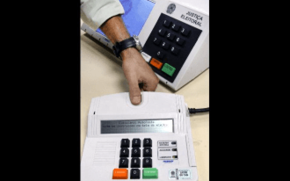 Adiamento de eleições beneficia político ‘ficha-suja’, aponta área técnica do TSE