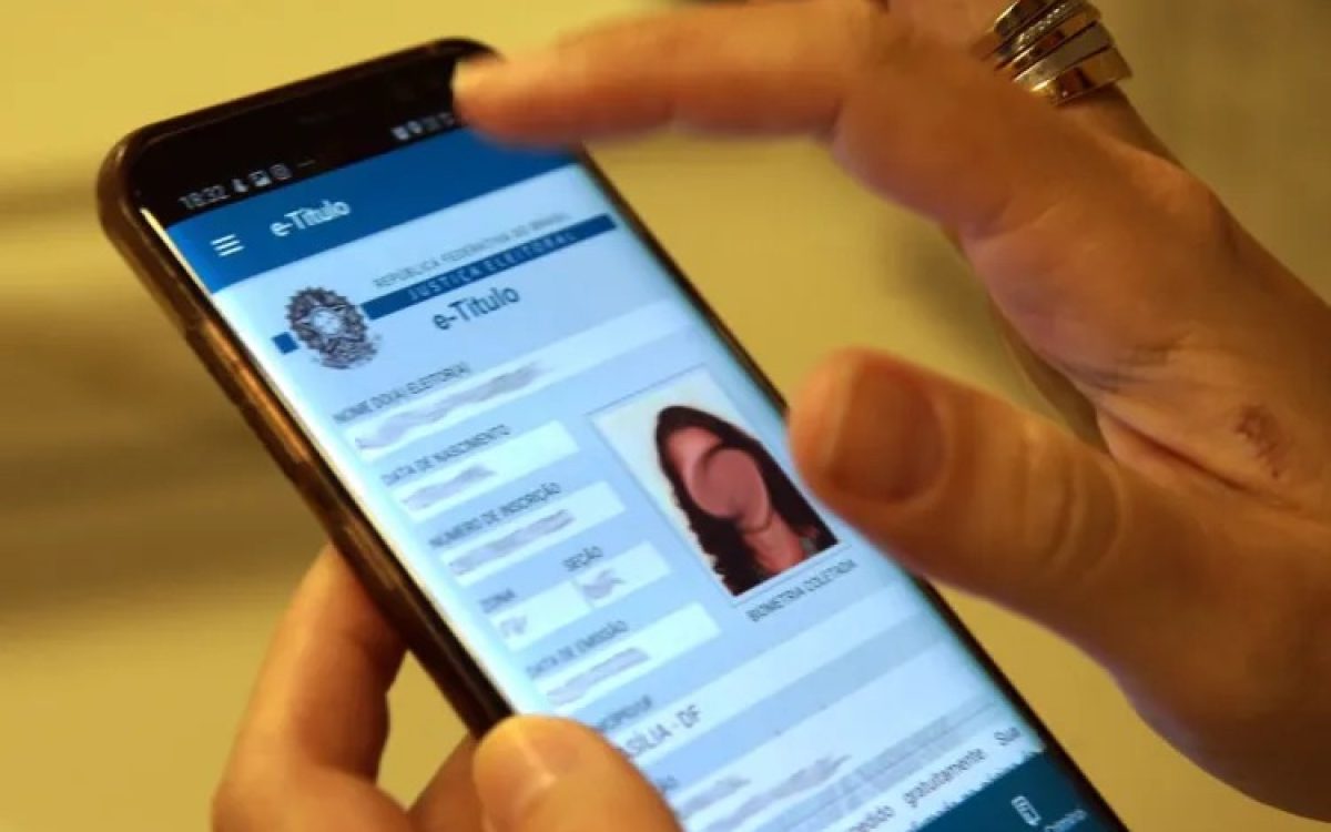 Jovens que completaram 15 anos já podem tirar título de eleitor