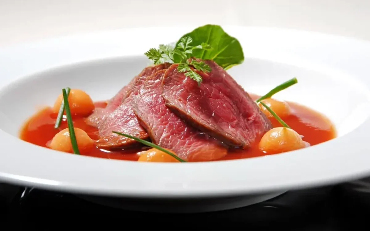 Carne de avestruz supera jacaré e vira a queridinha dos exóticos