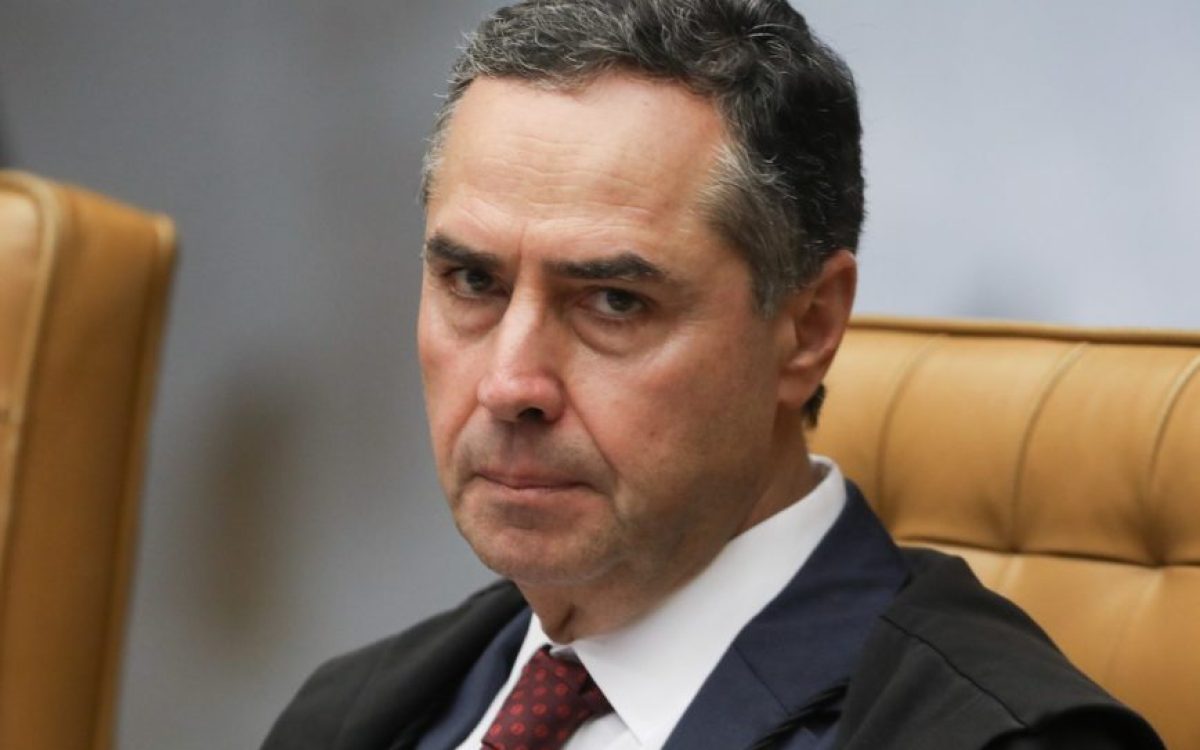 Ministra Carmem Lúcia preside a sessão do SUpremo Tribunal Federal (STF).O Minitsro Luis Roberto Barroso sofre ameaças de impeachment do ministro Carlos Marum(Sec. da Governo da Presidência cia República). Foto: Sérgio Lima / Poder 360