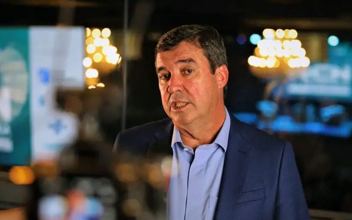 Riedel demonstra força e confirma mais da metade dos prefeitos de MS em evento