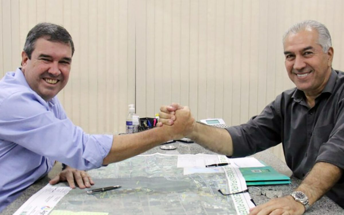 Azambuja e Riedel “trabalham” com 4 siglas para disputar as eleições de 2026