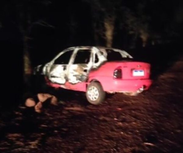 Corpo carbonizado é encontrado dentro de carro na MS-465